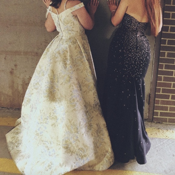 Vintage Style Cream and Blue Foral Formal Ball Gown Prom Dress off the shoulder - Picture 3 of 14